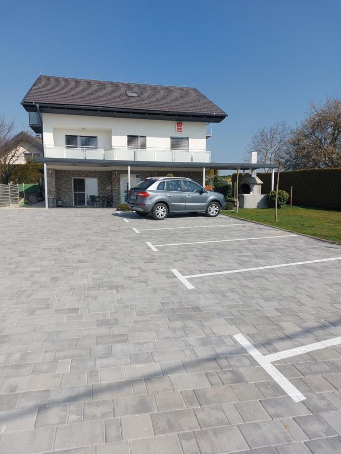 Apartmaji Tisa モラフスケ・トプリツェ エクステリア 写真